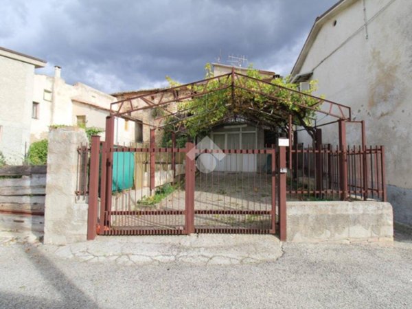 casa indipendente in vendita a Campli in zona Villa Camera