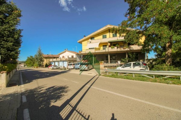 negozio in vendita a Campli in zona Campovalano