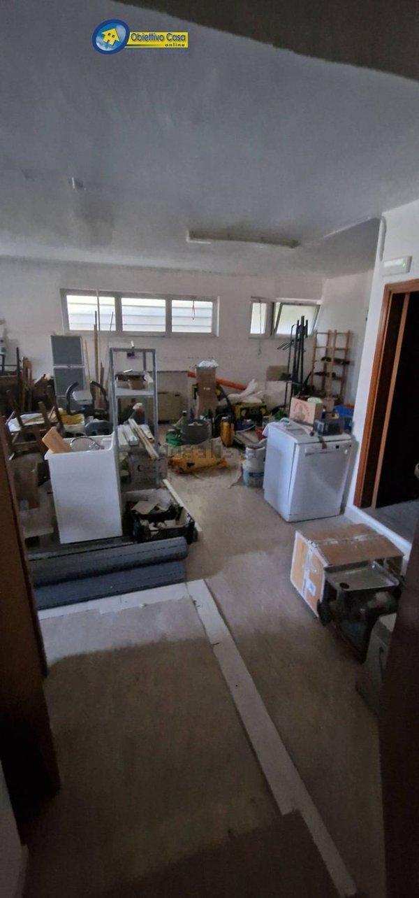 locale commerciale in vendita a Campli