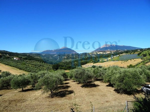 terreno agricolo in vendita a Campli in zona Molviano