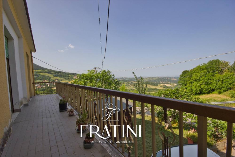 casa indipendente in vendita a Campli in zona Roiano