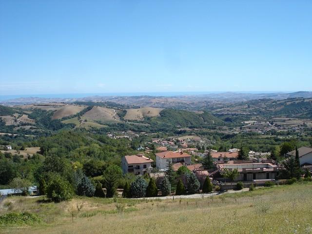 casa indipendente in vendita a Campli in zona Guazzano