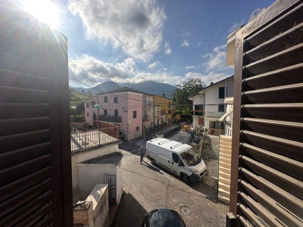 casa indipendente in vendita a Campli in zona Nocella