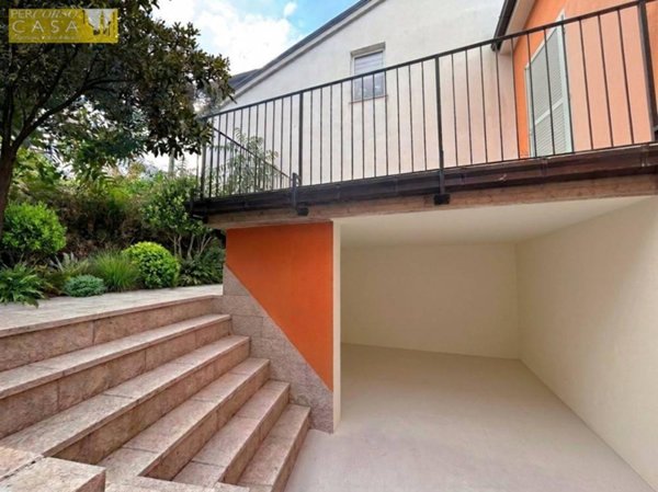 casa indipendente in vendita a Campli in zona Cesenà