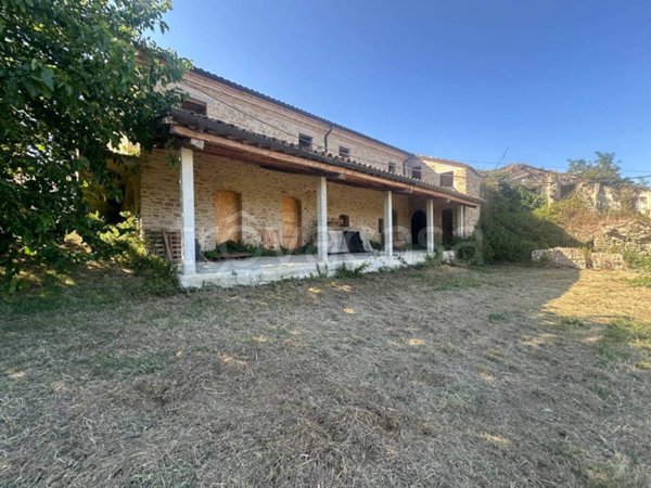 casa indipendente in vendita a Campli in zona Molviano