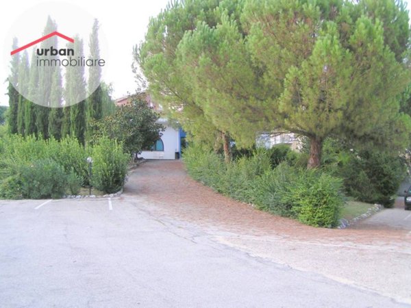 negozio in vendita a Campli in zona Sant'Onofrio