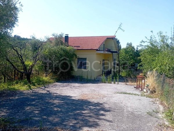 casa indipendente in vendita a Campli in zona Cesenà