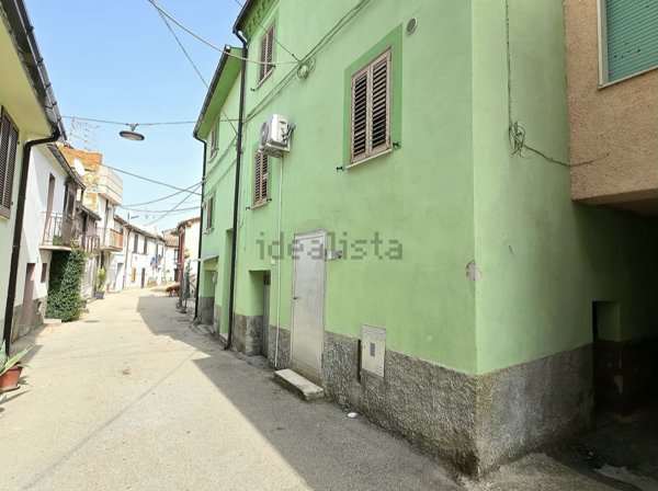 casa indipendente in vendita a Campli in zona Piancarani