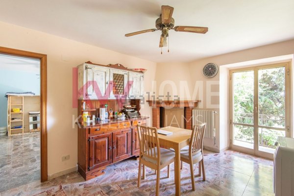 casa indipendente in vendita a Campli in zona Paterno