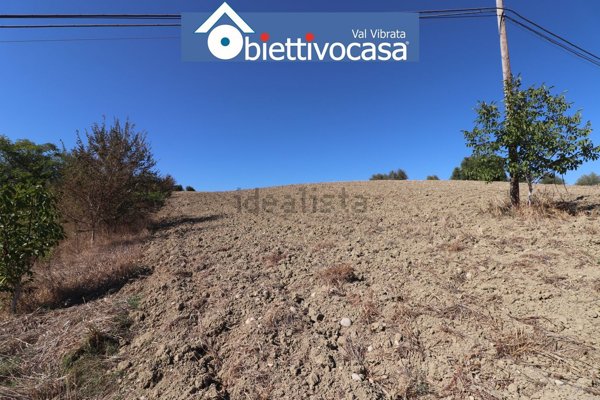 terreno in vendita a Campli in zona Floriano
