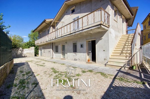 casa indipendente in vendita a Campli in zona Morge