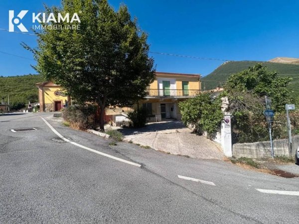casa indipendente in vendita a Campli in zona Roiano