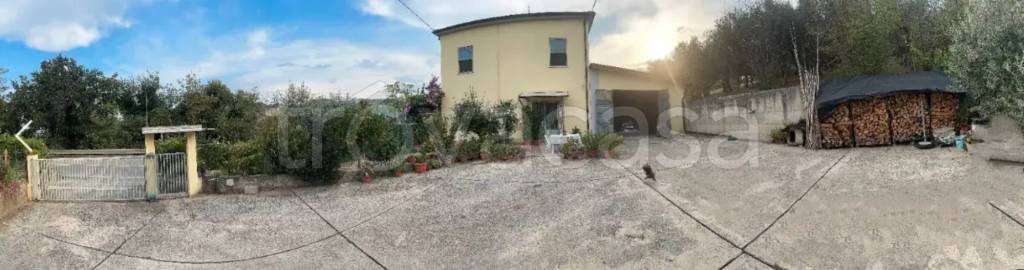 casa indipendente in vendita a Canzano in zona Piano di Corte