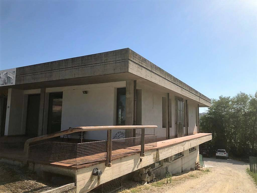 negozio in vendita a Canzano