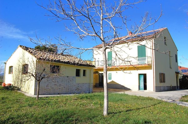 casa indipendente in vendita a Canzano in zona Valle Canzano