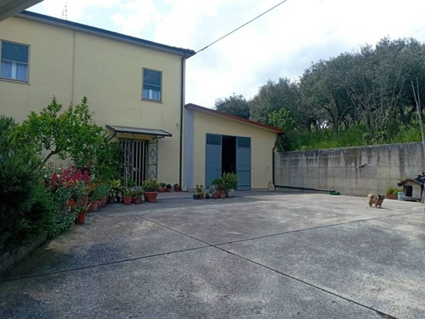 casa indipendente in vendita a Canzano