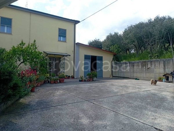 casa indipendente in vendita a Canzano