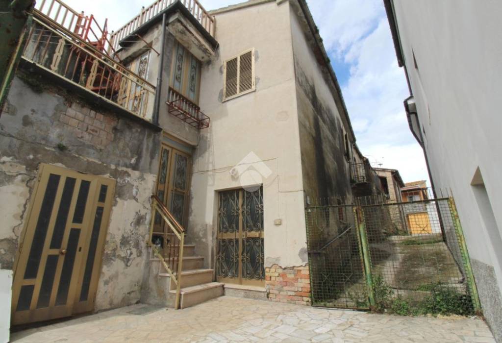 casa indipendente in vendita a Canzano in zona Valle Canzano