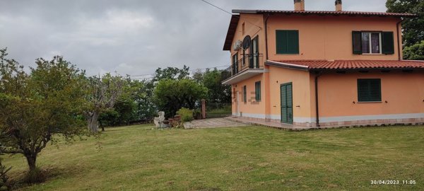 casa indipendente in vendita a Canzano in zona Santa Lucia