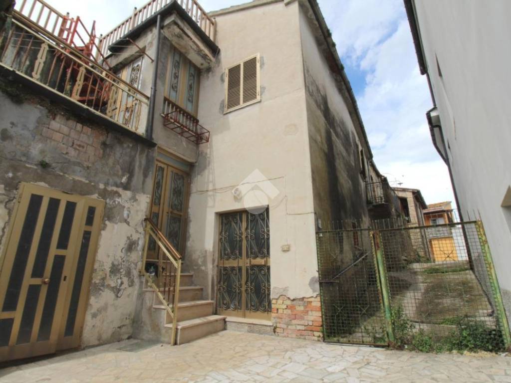 casa indipendente in vendita a Canzano in zona Valle Canzano