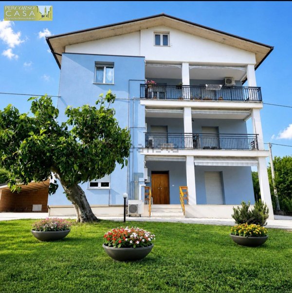 appartamento in vendita a Canzano in zona Valle Canzano
