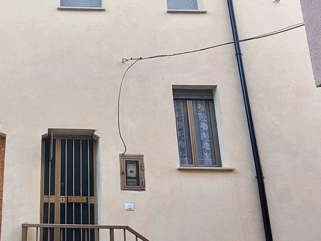 casa indipendente in vendita a Castel Castagna