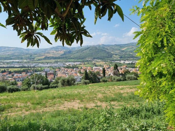 terreno agricolo in vendita a Castellalto in zona Mulano