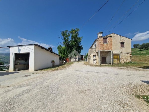 quadrivano in vendita a Castellalto in zona Mulano