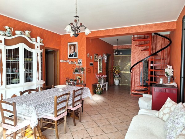 casa indipendente in vendita a Castellalto in zona Castelnuovo Vomano