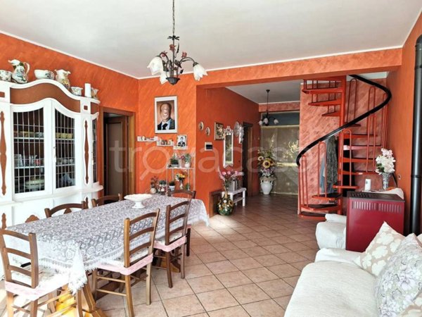 casa indipendente in vendita a Castellalto in zona Castelnuovo Vomano