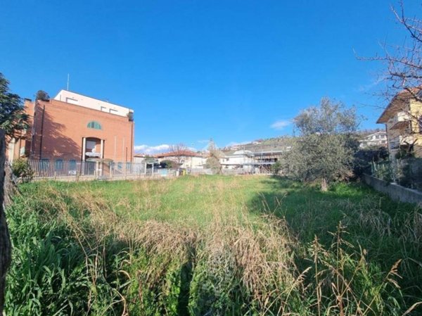 casa indipendente in vendita a Castellalto in zona Castelnuovo Vomano