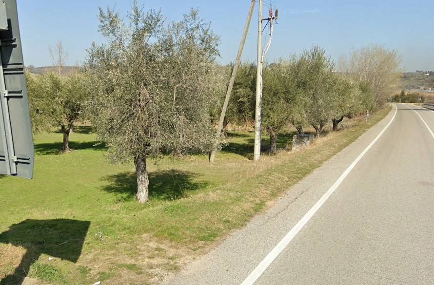 terreno industriale in vendita a Castellalto in zona Casemolino