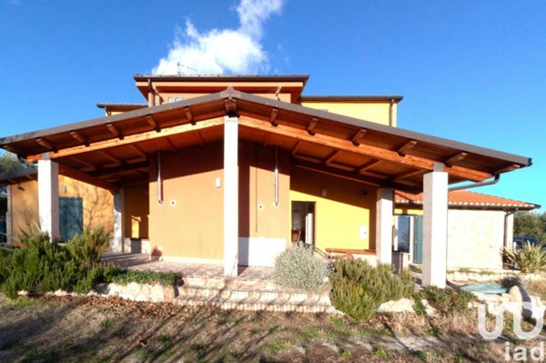 casa indipendente in vendita a Castellalto