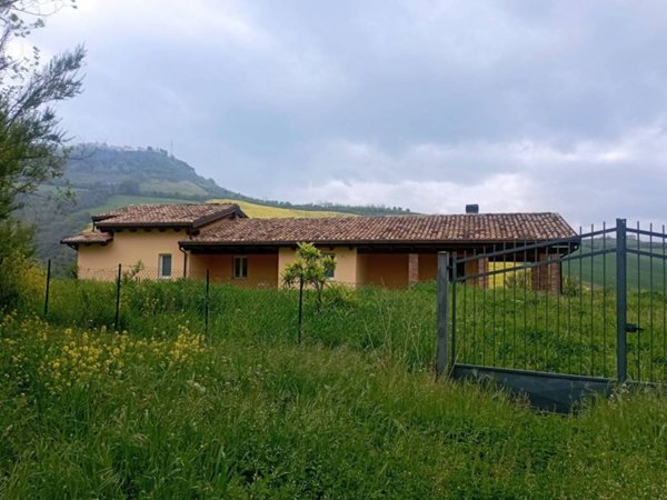casa indipendente in vendita a Castellalto