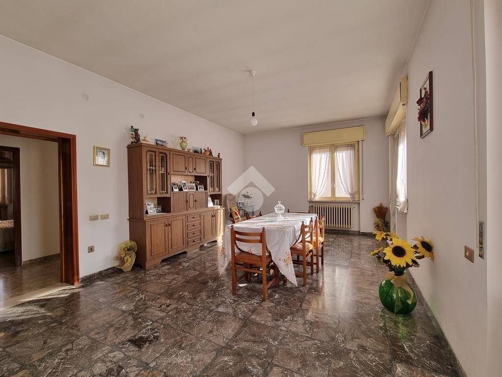 casa indipendente in vendita a Castellalto in zona Castelnuovo Vomano