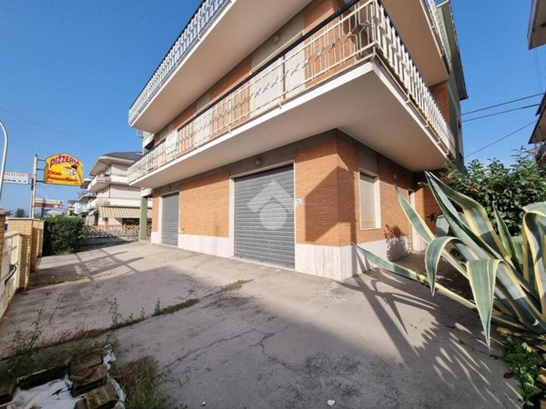 casa indipendente in vendita a Castellalto in zona Castelnuovo Vomano