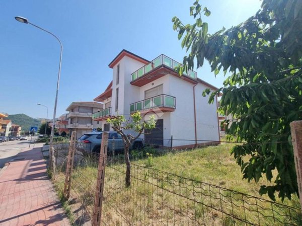 casa indipendente in vendita a Castellalto in zona Castelnuovo Vomano