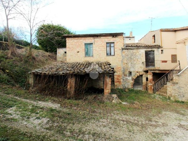 casa indipendente in vendita a Castellalto