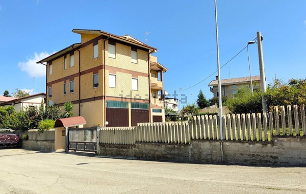 appartamento in vendita a Castellalto in zona Villa Torre