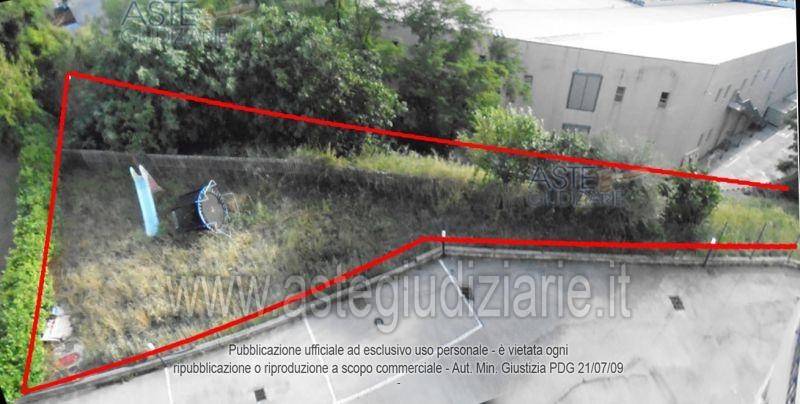 locale commerciale in vendita a Castellalto in zona Castelnuovo Vomano