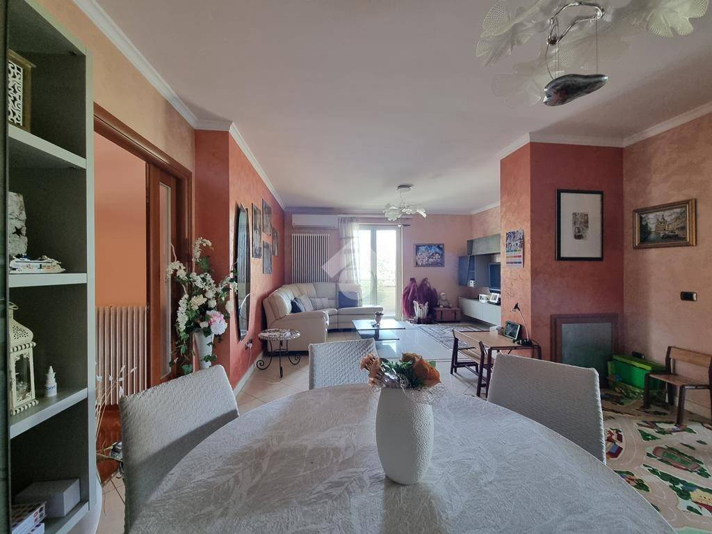 appartamento in vendita a Castellalto in zona Castelnuovo Vomano