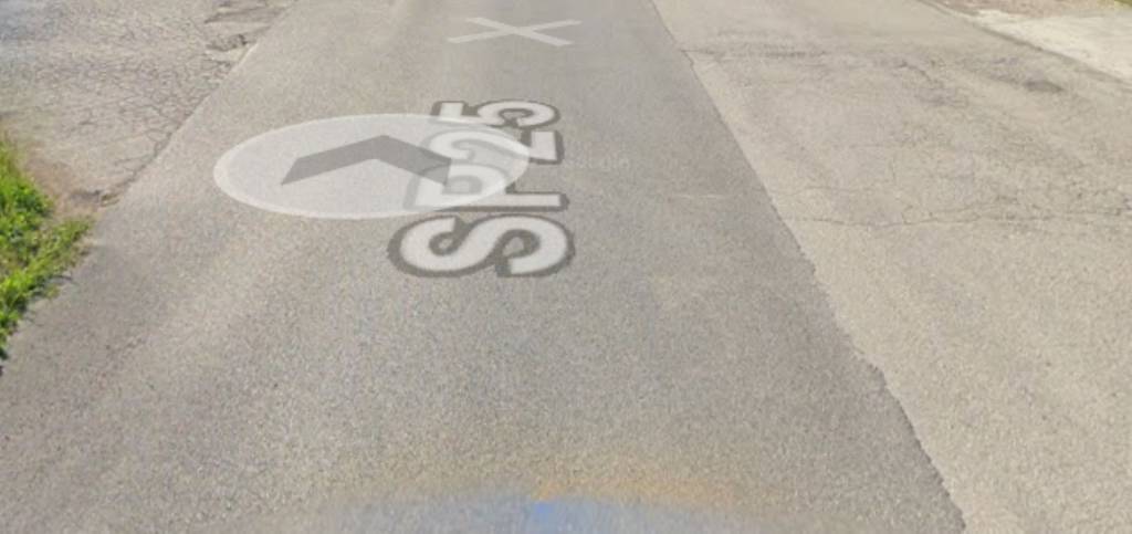 locale commerciale in vendita a Castellalto