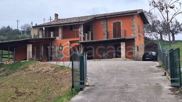 casa indipendente in vendita a Castellalto