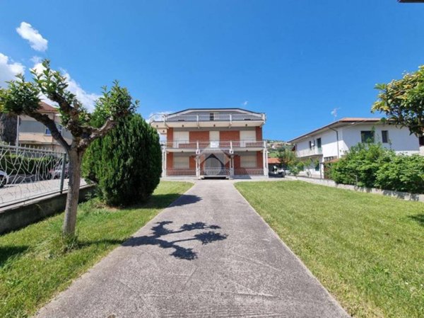 appartamento in vendita a Castellalto in zona Castelnuovo Vomano