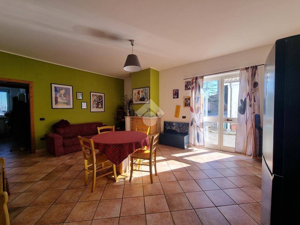 appartamento in vendita a Castellalto in zona Castelnuovo Vomano