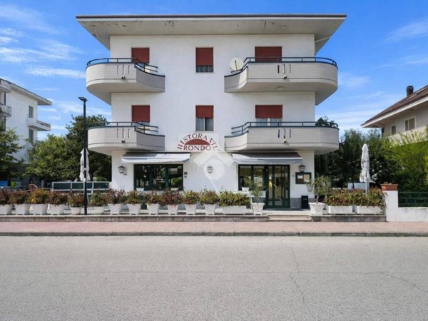 negozio in vendita a Castellalto in zona Castelnuovo Vomano