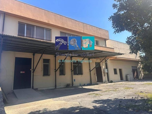 negozio in vendita a Castellalto in zona Villa Zaccheo