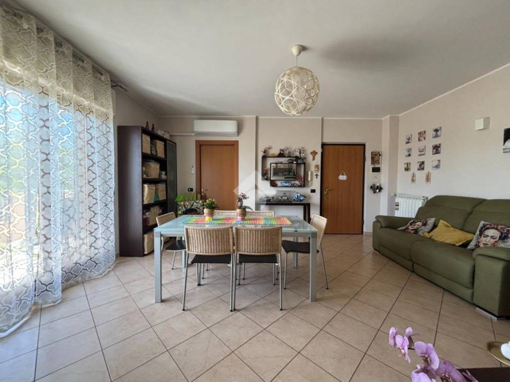 appartamento in vendita a Castellalto in zona Castelnuovo Vomano