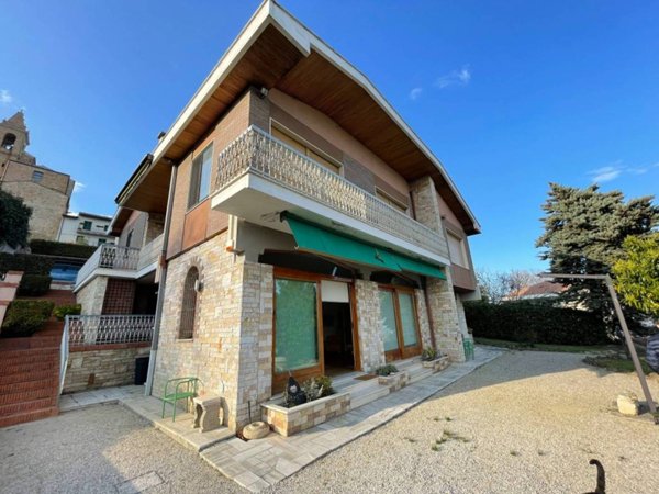 casa indipendente in vendita a Castellalto