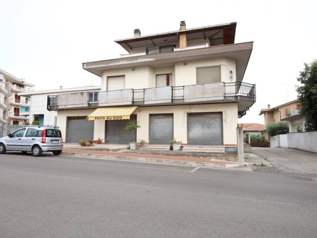 casa indipendente in vendita a Castellalto in zona Castelnuovo Vomano